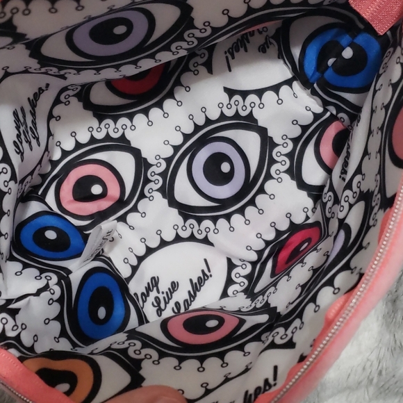 SOLD💚NWOT 5/20$ Benefit makeup bag - Picture 2 of 2